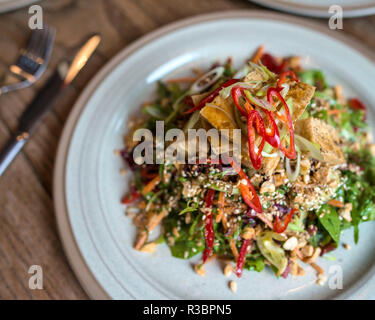 Gesunde vegetarische Küche im Landhausstil Stockfoto