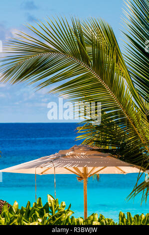 Petit Anse Beach im Four Seasons Resort, Mahe, Republik der Seychellen, Indischer Ozean. Stockfoto