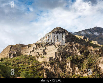 Blick auf die ollantaytambo Heiligtum Stockfoto