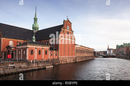 Äußere der Kirche von Holmen oder Holmens Kirke, es ist eine Pfarrkirche im Zentrum von Kopenhagen in Dänemark, auf der Straße namens Holmens Kanal Stockfoto