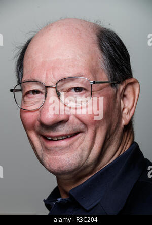 BBC Kommentator Ian Robertson in Pennyhill Park, Bagshot vor seinem abschließenden Kommentar während die England v Australia Match am Samstag. PRESS ASSOCIATION Foto. Bild Datum: Donnerstag, November 22, 2018. Siehe PA Geschichte RUGBYU England. Photo Credit: John Walton/PA-Kabel. Beschränkungen: Nur die redaktionelle Nutzung, keine kommerzielle Nutzung ohne vorherige Zustimmung. Stockfoto