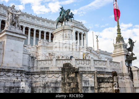 Die Vittorio Emanuele II-Denkmal, das auch als Altare della Patria im Stadtzentrum von Rom, Latium, Italien bekannt Stockfoto