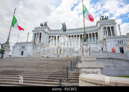 Die Vittorio Emanuele II-Denkmal, das auch als Altare della Patria im Stadtzentrum von Rom, Latium, Italien bekannt Stockfoto