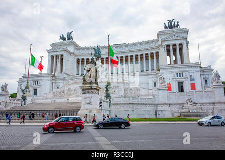 Die Vittorio Emanuele II-Denkmal, das auch als Altare della Patria im Stadtzentrum von Rom, Latium, Italien bekannt Stockfoto