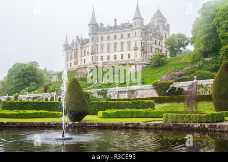 Dunrobin Castle unter den schottischen Nebel, Schottland. Stockfoto