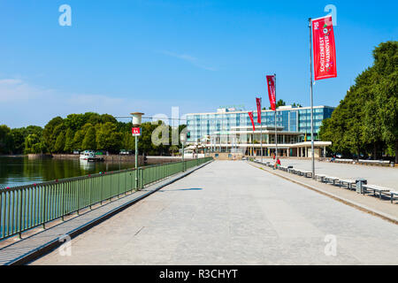 HANNOVER, Deutschland - Juli 05, 2018: Courtyard by Marriott Hannover Maschsee ist ein luxuriöses Hotel in Hannover, Deutschland Stockfoto