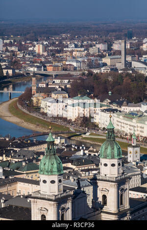 Österreich, Salzburg, erhöhten Blick auf die Stadt von der Festung Hohensalzburg Stockfoto