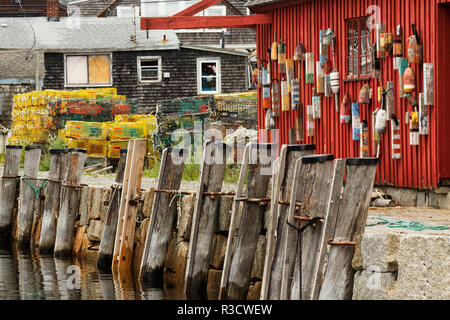 Bojen auf dem berühmten Motiv Nummer 1, Rockport Harbour, Massachusetts, Fish House. Stockfoto