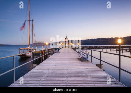 USA, New York, Finger Lakes Region, Watkins Glen, Seneca Lake Pier Stockfoto