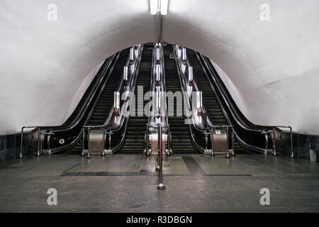 Eine alte Rolltreppe in Kiew U-Bahn aus der UDSSR Zeit Stockfoto