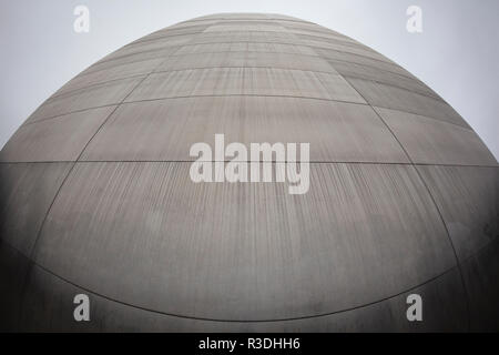 Der Gateway Arch, ein 630 Fuß (192 m) Denkmal in St. Louis, Missouri, USA, dem höchsten Bogen der Welt. Stockfoto