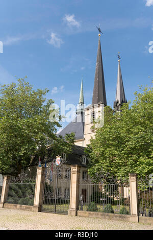 Die Cathédrale Notre-Dame von clairfontaine Platz gesehen, in der Stadt Luxemburg, Luxemburg, Europa Stockfoto