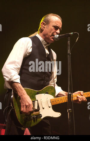 Francis Rossi mit Status Quo Stockfoto