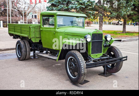 Samara, Russland - November 03, 2011: Sowjetische retro Truck GAZ-AA' in der Stadt. Stockfoto