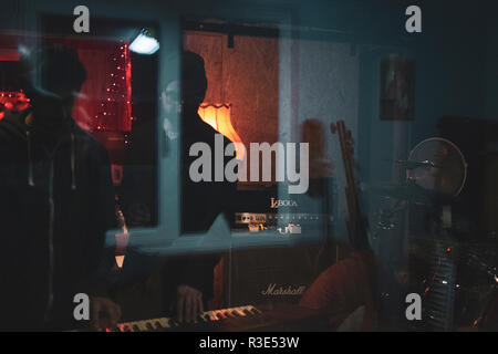 Szamotuly, Polen. 26. September 2018. Tenzing Norgay Band - echten U-Bahn. Mitglieder: Lukasz Kwasny, Jan Suwalski, Piotr Ruciak, Patryk Krasniewski, Jaroslaw Bogacki Robak. Stockfoto