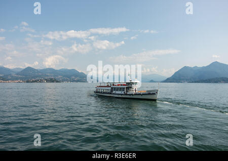 Stresa, Lago Maggiore, Italien - August 30,2018 Fähre am Lago Maggiore im Piemont, Italien Stockfoto