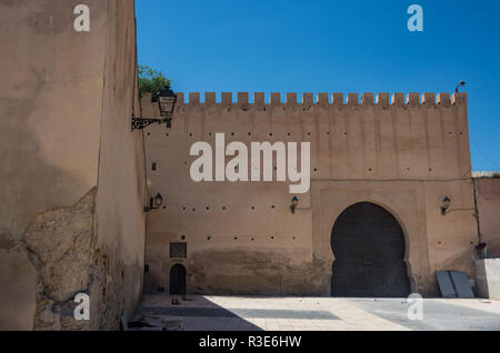 Hintere Seite des Tor Bab El Mansour in Meknes, Marokko Stockfoto