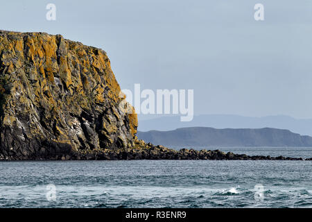 Die Klippen von Schafen, die Insel in Richtung rathlin Island County Antrim, Nordirland bei der Schottischen Küste auf der Suche nach Stockfoto