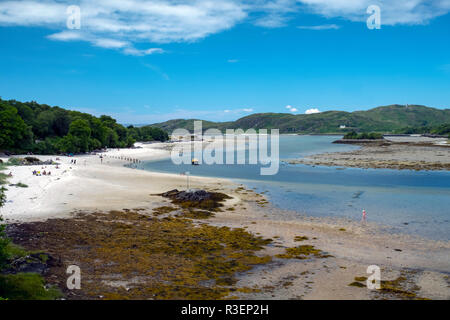 Der weiße Sand von Morar, in der Nähe von Mallaig, Schottland während einer Hitzewelle, Juli 2018. Stockfoto