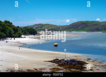 Der weiße Sand von Morar, in der Nähe von Mallaig, Schottland während einer Hitzewelle, Juli 2018. Stockfoto