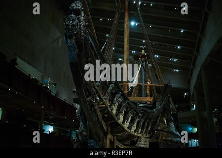 Stockholm, Swden - novemer 6, 2018. Besuch der Vasa Schiff Vasa Museum in Stockholm. Details und das Äußere des Schiffes Stockfoto