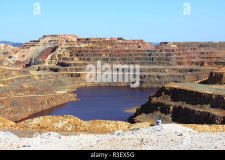 Eisensulfid, Corta Atalaya, der größte Tagebau in Europa, Minas de Riotinto, nerva. Provinz Huelva, Andalusien, Spanien Stockfoto