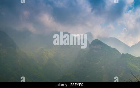 Erstaunlich hügel landschaft in China wudang Berg Stockfoto