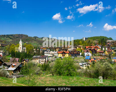 Kurort Szczawnica im Frühjahr. Polen. Stockfoto