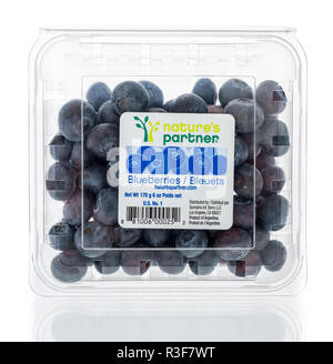 Winneconne, WI - 20. November 2018: ein Paket von Partner Natur Blaubeeren in einem isolierten Hintergrund. Stockfoto