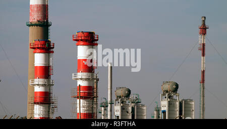 Details der Teil einer großen Ölraffinerie und Triebwerk Wärme sehen Stockfoto