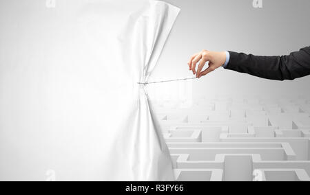 Hand Herausziehen des Papiers Vorhang, wechselnde Szene Konzept Stockfoto