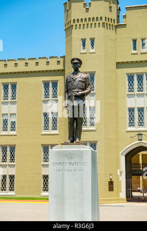 George C Marshall Statue, Paradeplatz, Virginia Military Institute, Lexington, Virginia Stockfoto