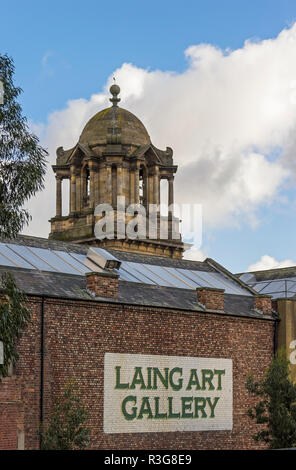 Laing Art Gallery, Newcastle upon Tyne, Großbritannien, von John Dobson Straße. Das Gebäude ist Klasse 2 aufgeführten, im barocken Stil mit Art Nouveau Teile entwickelt. Stockfoto