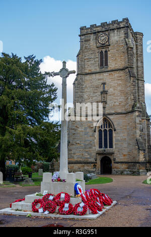 CRAWLEY, WEST SUSSEX/UK - 21. NOVEMBER: Hl. Johannes der Täufer Kirche in Crawley West Sussex am 21. November 2018 Stockfoto