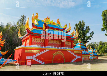 Los Angeles, Nov. 17: Morgen Blick auf die bunten Laternen von Moonlight Wald Festival am 17.November, 2018 in Los Angeles Stockfoto