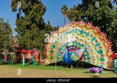 Los Angeles, Nov. 17: Morgen Blick auf die bunten Laternen von Moonlight Wald Festival am 17.November, 2018 in Los Angeles Stockfoto