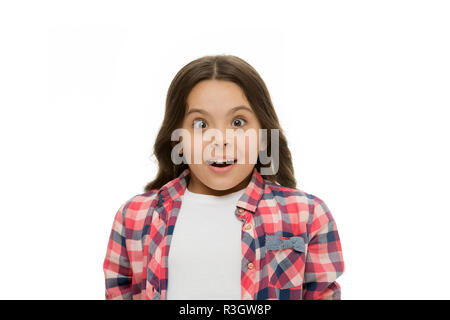 Keine Weise. Kid überwältigt Emotion betäubt, kann Ihre Augen nicht. Kind überrascht, schockiert Gesicht isoliert weißer Hintergrund. Kind Mädchen lange lockige Haare sur Stockfoto