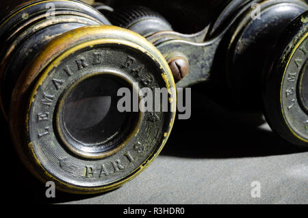 Ein paar antike Lemaire Fabt Fernglas. Stockfoto