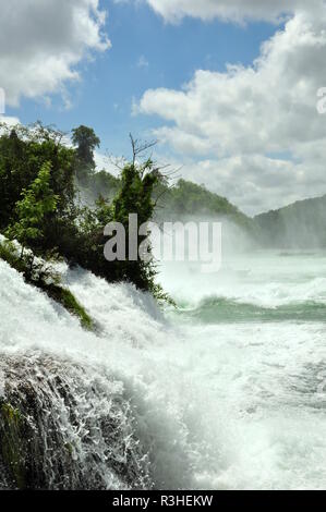 Boot in Spray Stockfoto