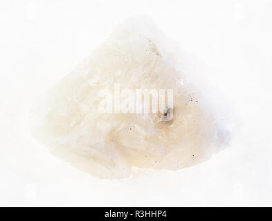 Makrofotografie von natürlichen Mineral aus geologische Sammlung - grobe Baryt Stein auf weißem Hintergrund Stockfoto