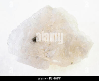 Makrofotografie von natürlichen Mineral aus geologische Sammlung - raw Baryt Stein auf weißem Hintergrund Stockfoto