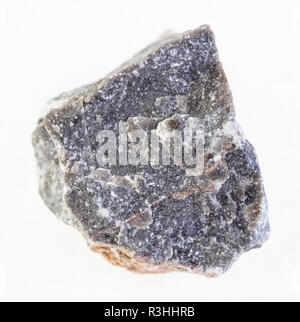 Makrofotografie von natürlichen Mineral aus geologische Sammlung - Raue Kalk Stein auf weißem Hintergrund Stockfoto