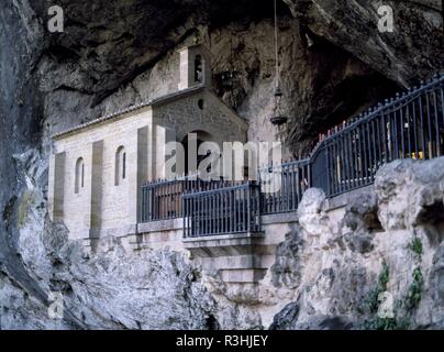 ERMITA DE COVADONGA - (GRUTA - SANTUARIO). Lage: SANTA CUEVA. COVADONGA. Asturien. Spanien. Stockfoto