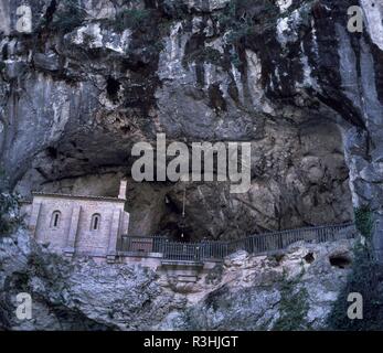 ERMITA DE COVADONGA - (GRUTA - SANTUARIO). Lage: SANTA CUEVA. COVADONGA. Asturien. Spanien. Stockfoto