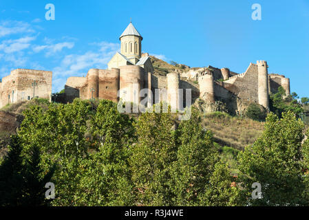 Die Festung Narikala und St. Nicholas Kirche, Tiflis, Georgien Stockfoto