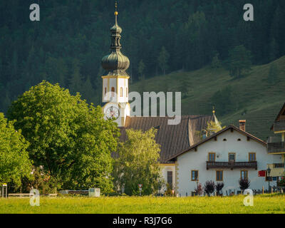 Kirche des Erl in Tirol in der Nähe von Kufstein im Sommer Stockfoto