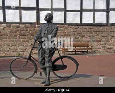 HEREFORDSHIRE HEREFORD CATHEDRAL REVIERE; Sir Edward Elgars MEMORIAL STATUE Stockfoto