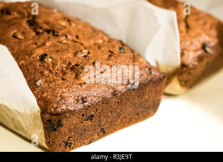 Frisch gebackenen Chocolate Banane Mutter Brot. Stockfoto