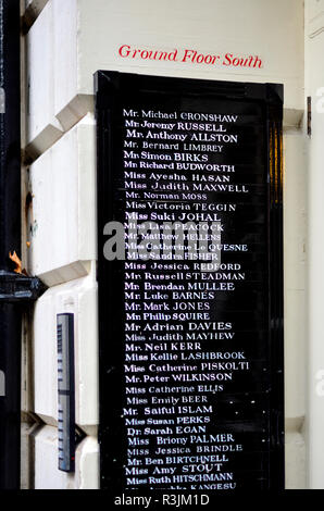 Liste der Juristen in den Kammern im Inneren Tempel, London, England, UK. Stockfoto