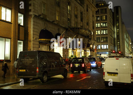 Arlington Street London Blick nach Norden in der Nacht Stockfoto